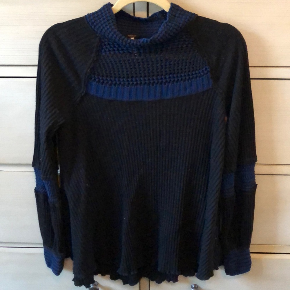 Women’s Free People black and blue Thermal top - Picture 2 of 7